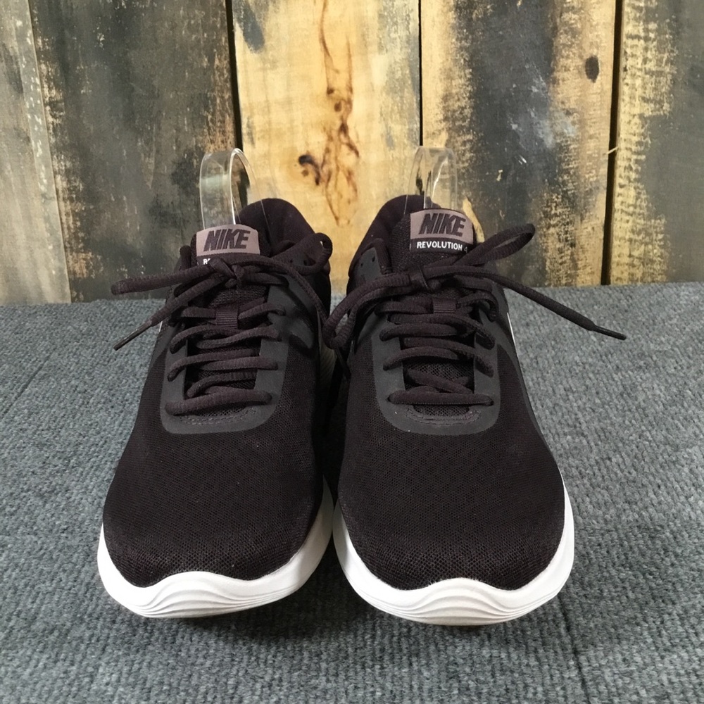 Nike Revolution 4 sneakers women’s size 11.5